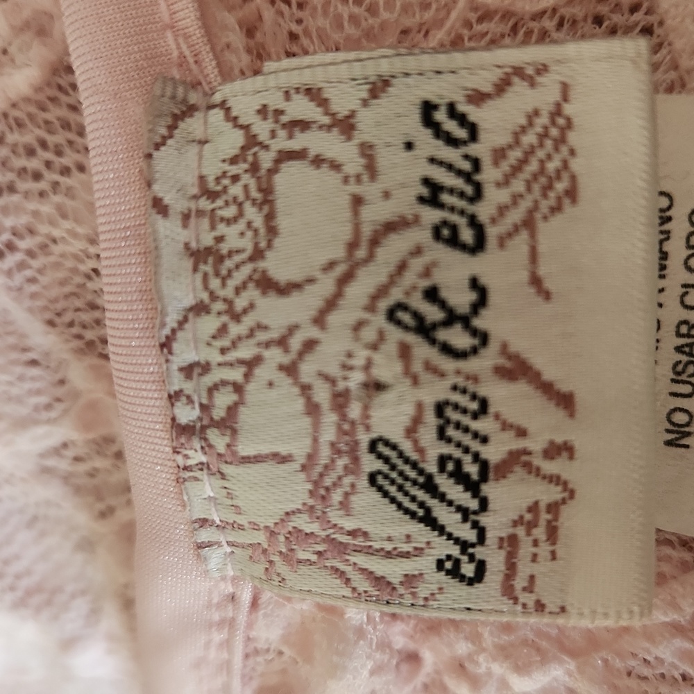 Ellen & Eric Lace Tank Size Small - Picture 6 of 7